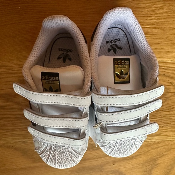 Kids ADIDAS Superstar - Size 7K US - NEVER WORN!! - Picture 2 of 7